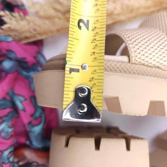 Arizona Chunky Platform Beige Strappy Sandals Sz 8 - Picture 8 of 10